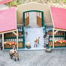 Schleich FARM WORLD Stall med Hästar och Tillbehör - 96 Delar